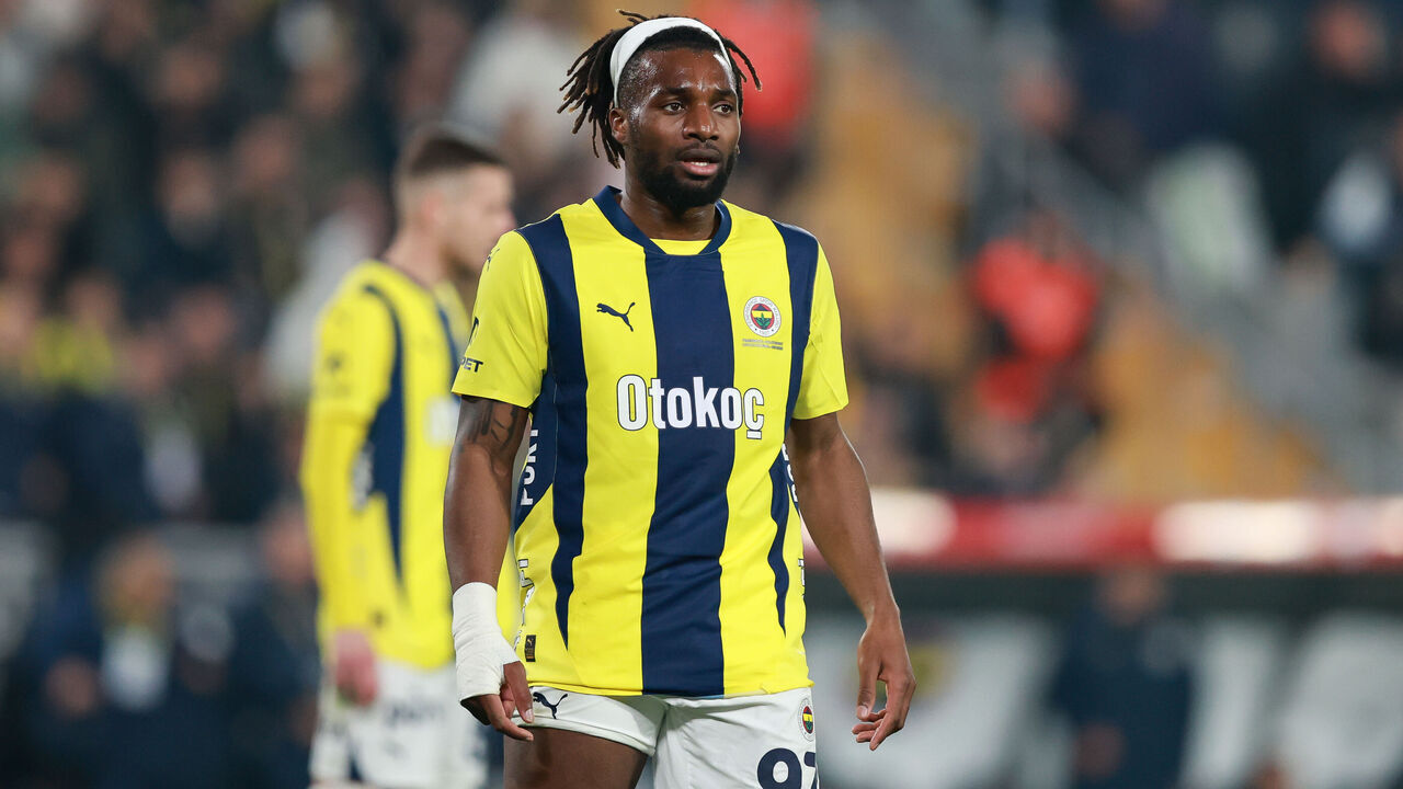 ISTANBUL, TURKEY APRIL 2: Allan Saint-Maximin of Fenerbahce looks on during the Turkish Super League match between Fenerbahce and Galatasaray at Ulker Sukru Saracoglu Stadium on April 2, 2025 in Istanbul, Turkey.