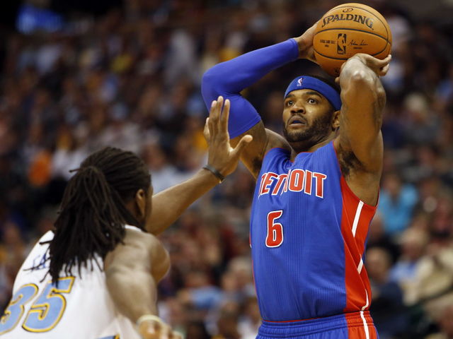Pistons' Smith responds to Faried's shooting criticisms: 'He's a clown'