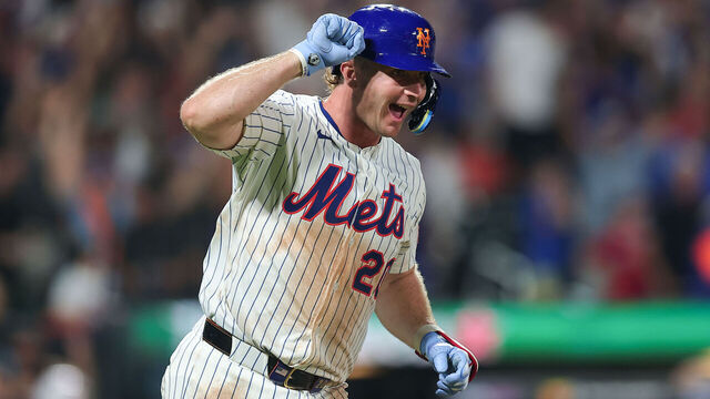 NEW YORK, NEW YORK - AUGUST 12: Pete Alonso #20 of the New York Mets reacts after hitting a solo home run during the sixth inning of the game against the Atlanta Braves at Citi Field on August 12, 2025 in New York City.