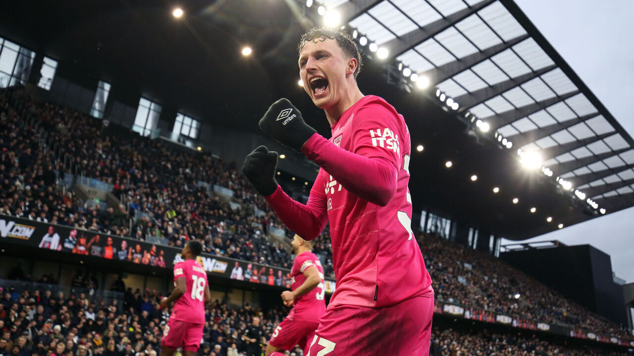 LONDON, ENGLAND - JANUARY 5: Nathan Broadhead of Ipswich Town celebrates their 2nd goal during the Premier League match between Fulham FC and Ipswich Town FC at Craven Cottage on January 5, 2025 in London, England.