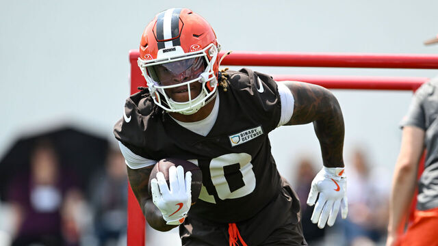 BEREA, OHIO - JUNE 04: Quinshon Judkins #10 of the Cleveland Browns runs a drill during Cleveland Browns OTA offseason workouts at CrossCountry Mortgage Campus on June 04, 2025 in Berea, Ohio.
