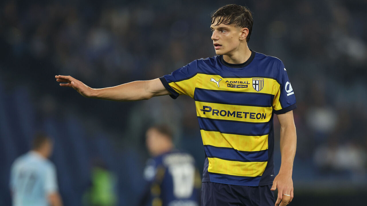 ROME, ITALY - 2025/04/28: Giovanni Leoni of Parma seen during Italian football championship Serie A Enilive 2024-2025 derby match between SS Lazio Vs Parma Calcio 1913 at Stadio Olimpico. Final result of the match Lazio 2 : 2 Parma.