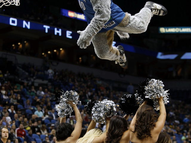 PHOTO: Fan tapes Timberwolves ticket to phone pole