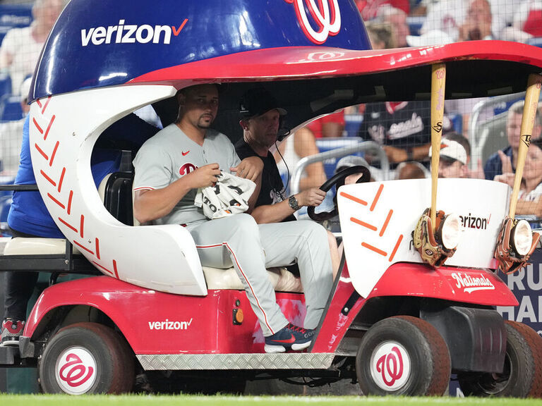 Phillies’ Duran carted off field after taking comebacker off foot