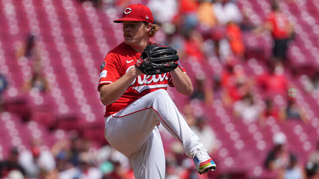 CINCINNATI, OHIO - AUGUST 17: Andrew Abbott #41 of the Cincinnati Reds pitches during the second inning against the Milwaukee Brewers at Great American Ball Park on August 17, 2025 in Cincinnati, Ohio.