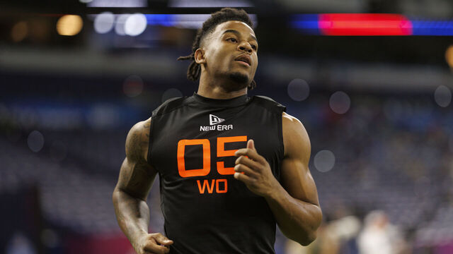 INDIANAPOLIS, INDIANA - MARCH 1: Isaiah Bond #WO05 of Texas runs the 40-yard dash during the NFL Scouting Combine at Lucas Oil Stadium on March 1, 2025 in Indianapolis, Indiana.