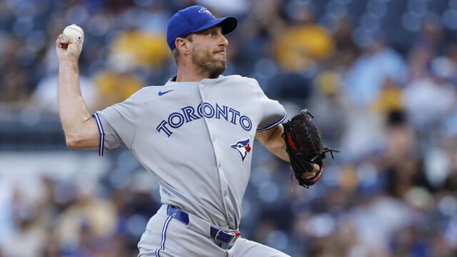 PITTSBURGH, PA - AUGUST 19: Max Scherzer #31 of the Toronto Blue Jays delivers a pitch during an MLB game against the Pittsburgh Pirates on August 19, 2025 at PNC Park in Pittsburgh, Pennsylvania.