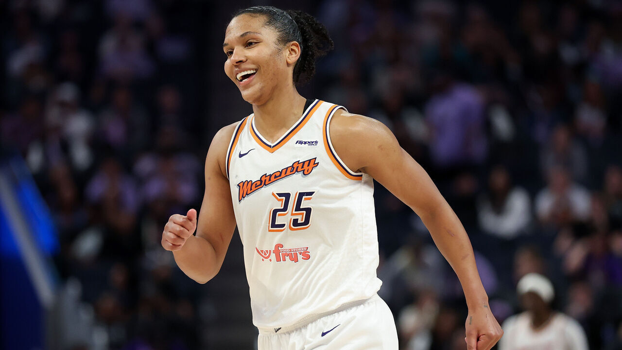 SAN FRANCISCO, CALIFORNIA - AUGUST 19: Alyssa Thomas #25 of the Phoenix Mercury smiles at the end of their victory over the Golden State Valkyries at Chase Center on August 19, 2025 in San Francisco, California.