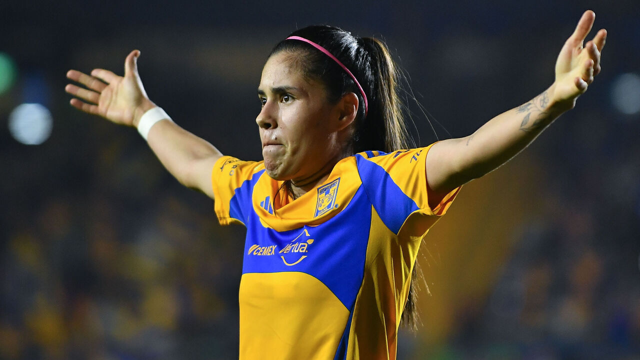 MONTERREY, MEXICO - NOVEMBER 17: Lizbeth Ovalle of Tigres UANL femenil celebrates after scoring the team's second goal during the semifinal second leg match betwen Tigres UANL and America as part of the Torneo Apertura 2024 Liga MX Femenil at Universitario Stadium on November 17, 2024 in Monterrey, Mexico.