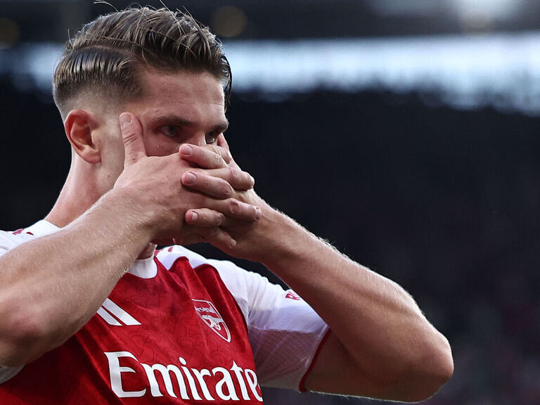 Gyokeres scores twice as Arsenal smash Leeds Gyokeres scores twice as Arsenal smash Leeds