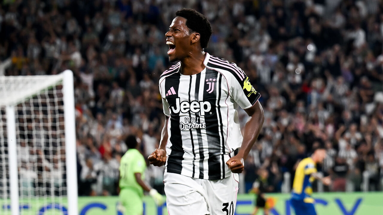 TURIN, ITALY - AUGUST 24: Jonathan David of Juventus FC celebrates Juventus first goal during the Serie A match between Juventus FC and Parma Calcio 1913 at Allianz Stadium on August 24, 2025 in Turin, Italy.