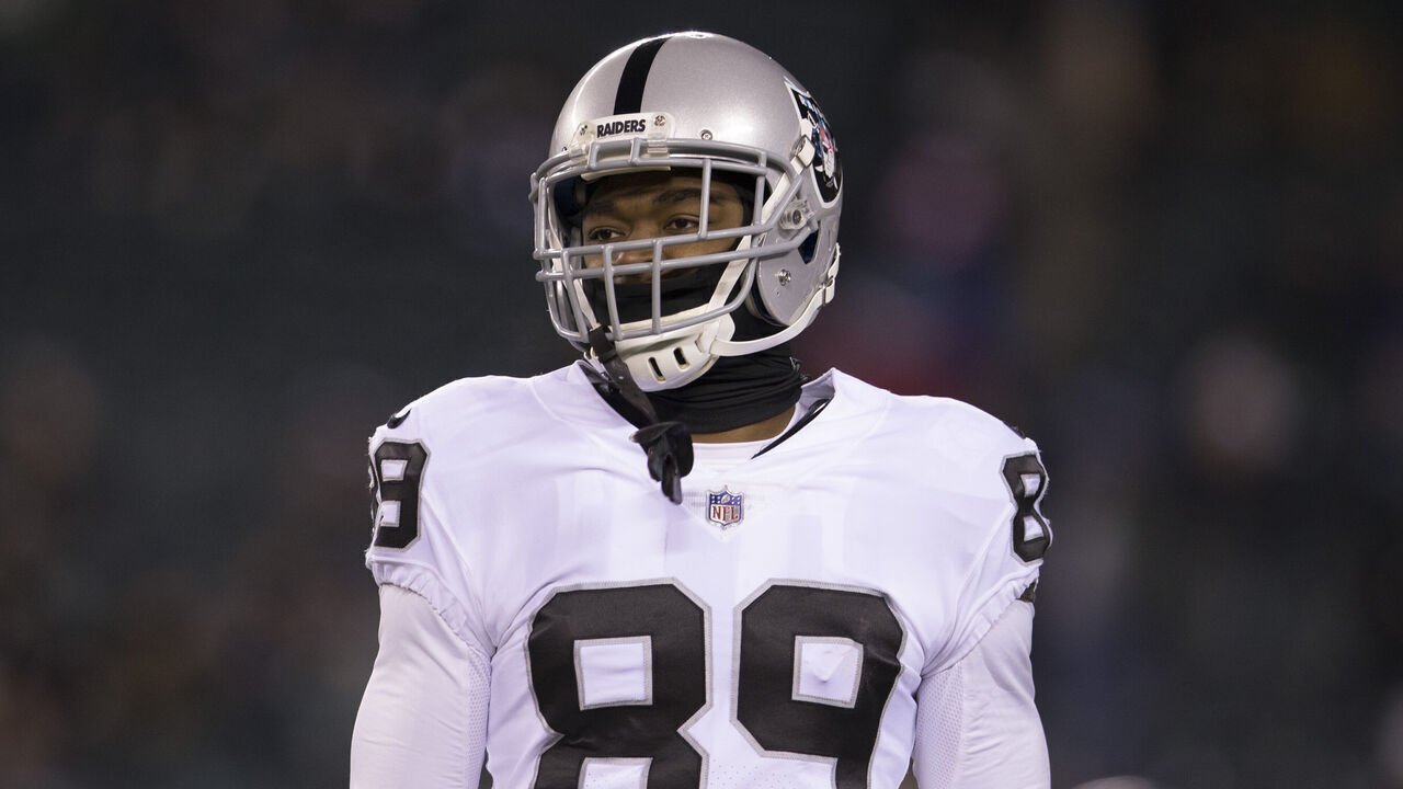 PHILADELPHIA, PA - DECEMBER 25: Amari Cooper #89 of the Oakland Raiders looks on prior to the game against the Philadelphia Eagles at Lincoln Financial Field on December 25, 2017 in Philadelphia, Pennsylvania.