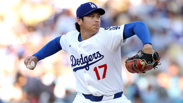 LOS ANGELES, CALIFORNIA - AUGUST 27: Shohei Ohtani #17 of the Los Angeles Dodgers pitches against the Cincinnati Reds during the second inning at Dodger Stadium on August 27, 2025 in Los Angeles, California.
