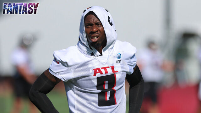 Fantasy: Buying or selling 10 divisive players