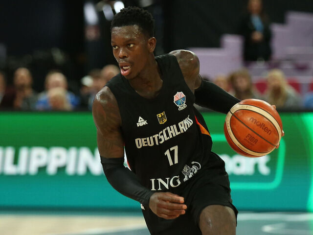 dpatop - 30 August 2025, Finland, Tampere: Basketball: European Championship, Lithuania - Germany, Preliminary round, Group B, Matchday 3, Dennis Schröder (Germany, 17) dribbling Photo: Matthias Stickel/dpa