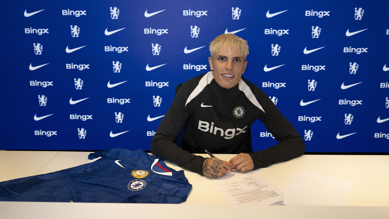 LONDON, ENGLAND - AUGUST 30: Chelsea Unveil New Signing Alejandro Garnacho at Stamford Bridge on August 30, 2025 in London, England.