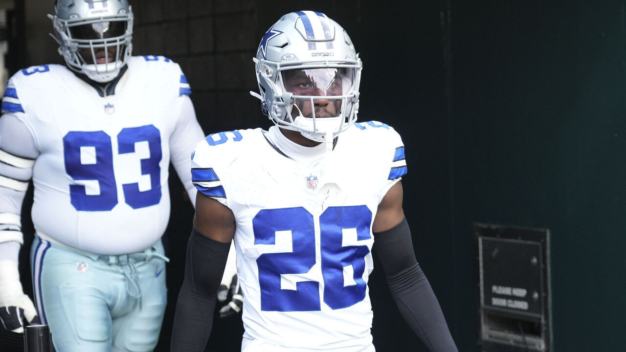 PHILADELPHIA, PA - DECEMBER 29: Dallas Cowboys cornerback DaRon Bland (26) looks on during the game between the Philadelphia Eagles and the Dallas Cowboys on December 29, 2024 at Lincoln Financial Field in Philadelphia, PA.