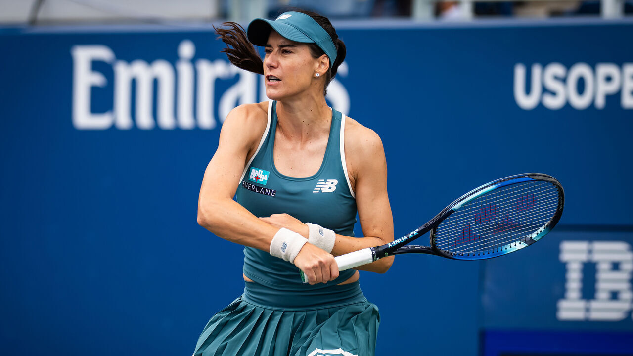 NEW YORK, NEW YORK - AUGUST 28: Sorana Cirstea of Romania in action against Karolina Muchova of the Czech Republic in the second round on Day 5 of the US Open at USTA Billie Jean King National Tennis Center on August 28, 2025 in New York City