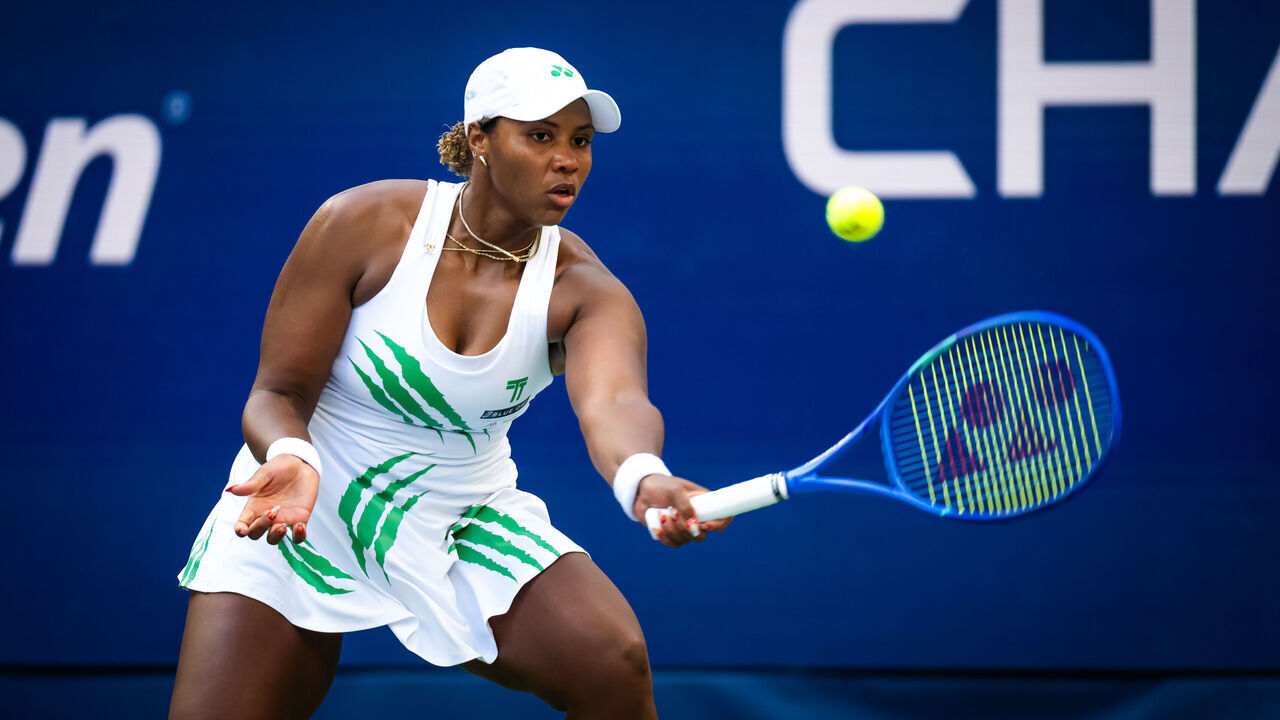 NEW YORK, NEW YORK - AUGUST 31: Taylor Townsend of the United States in action against Barbora Krejcikova of the Czech Republic in the fourth round on Day 8 of the US Open at USTA Billie Jean King National Tennis Center on August 31, 2025 in New York City