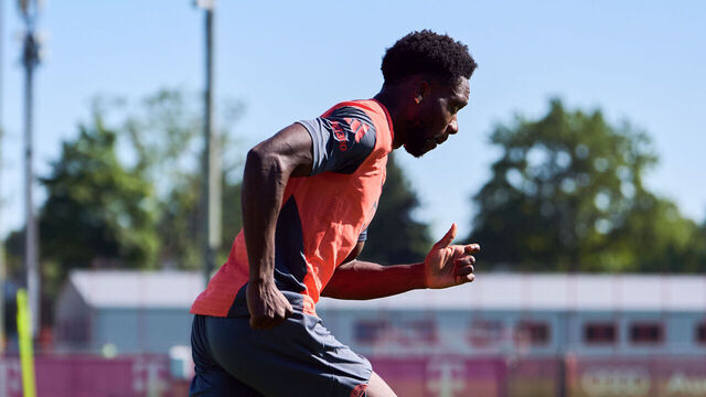 MUNICH, GERMANY - AUGUST 19: Alphonso Davies of FC Bayern Muenchen during a individual training session at Säbener Straße on August 19, 2025 in Munich, Germany.