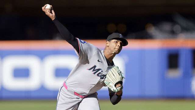 NEW YORK, NEW YORK - AUGUST 30: Edward Cabrera #27 of the Miami Marlins in action against the New York Mets at Citi Field on August 30, 2025 in New York City. The Marlins defeated the Mets 11-8.