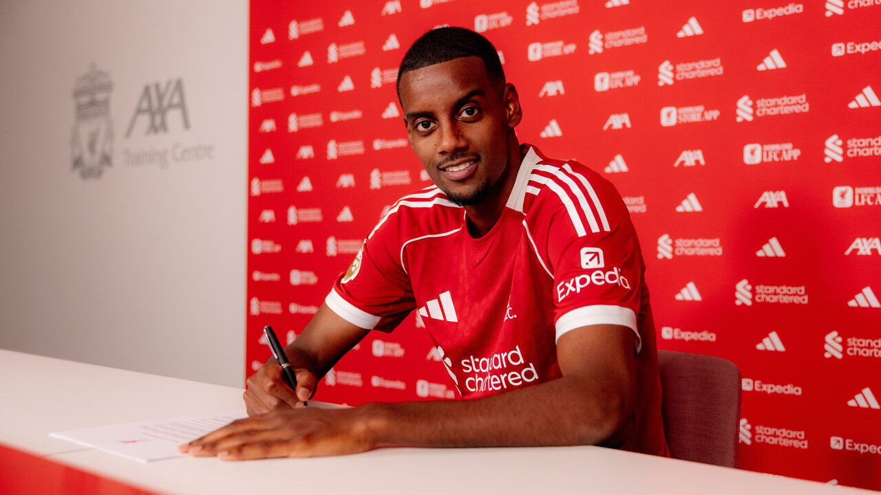 KIRKBY, ENGLAND - SEPTEMBER 01: Alexander Isak signs for Liverpool FC at AXA Training Centre on September 01, 2025 in Kirkby, England.