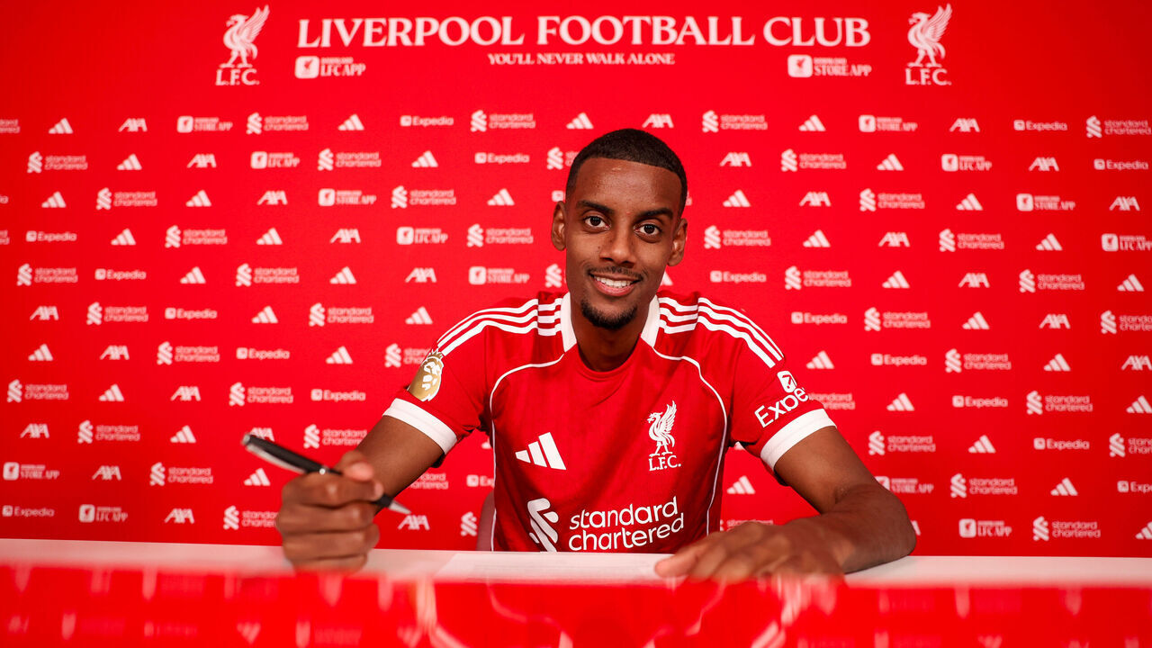 KIRKBY, ENGLAND - SEPTEMBER 01: Alexander Isak signs for Liverpool FC at AXA Training Centre on September 01, 2025 in Kirkby, England.