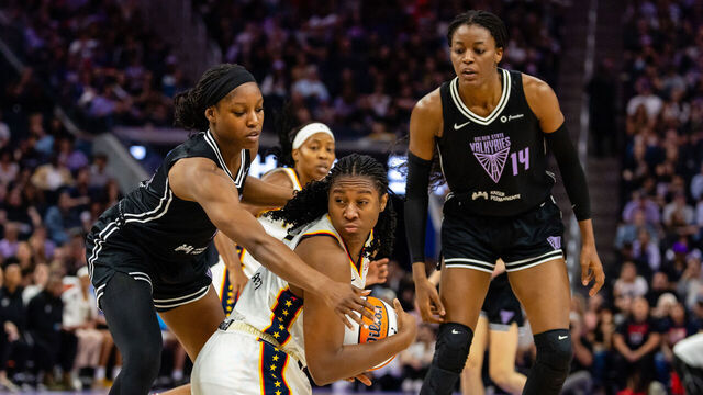 SAN FRANCISCO, CA - AUGUST 31: Indiana Fever forward Aliyah Boston (7) gets a rebound during a WNBA game against the Golden State Valkyries on August 31, 2025 at Chase Center in San Francisco, CA.