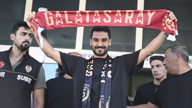 ISTANBUL, TURKIYE - SEPTEMBER 2: Ilkay Gundogan, midfielder for Premier League club Manchester City, arrives in Istanbul as transfer negotiations begin with Galatasaray, on September 2, 2025.