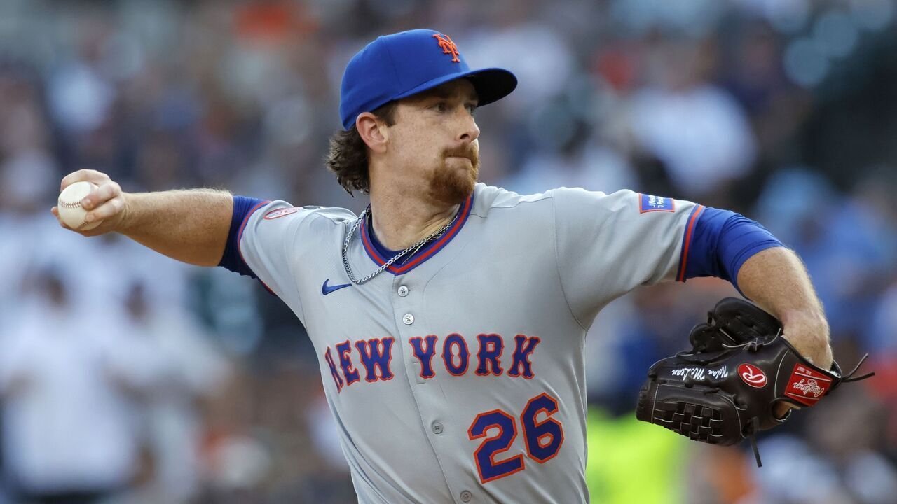 DETROIT, MI - SEPTEMBER 2: Nolan McLean #26 of the New York Mets pitches against the Detroit Tigers during the second inning at Comerica Park on September 2, 2025 in Detroit, Michigan.