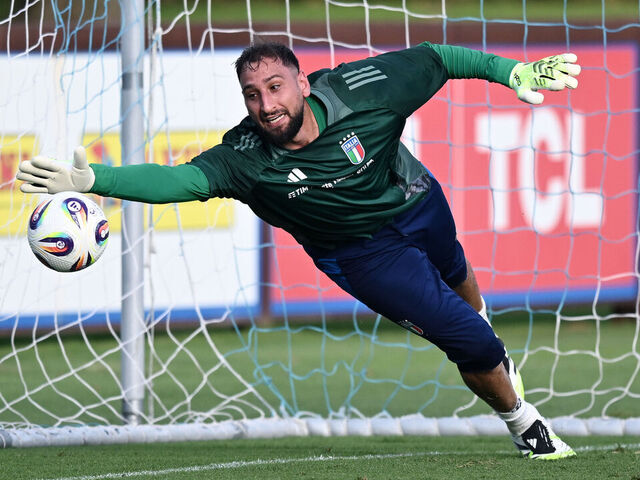 FLORENCE, ITALY - SEPTEMBER 01: Gianluigi Donnarumma of Italy during Training Session at Centro Tecnico Federale di Coverciano on September 01, 2025 in Florence, Italy.