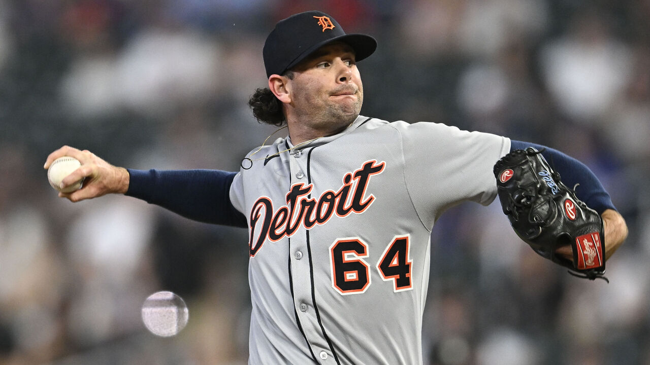 MINNEAPOLIS, MINNESOTA - AUGUST 14: Kyle Finnegan #64 of the Detroit Tigers pitches against the Minnesota Twins in the eighth inning of the game at Target Field on August 14, 2025 in Minneapolis, Minnesota.