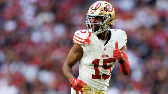 GLENDALE, ARIZONA - JANUARY 5: Wide receiver Jauan Jennings #15 of the San Francisco 49ers gets set during the first half of an NFL football game against the Arizona Cardinals at State Farm Stadium on January 5, 2025 in Glendale, Arizona.