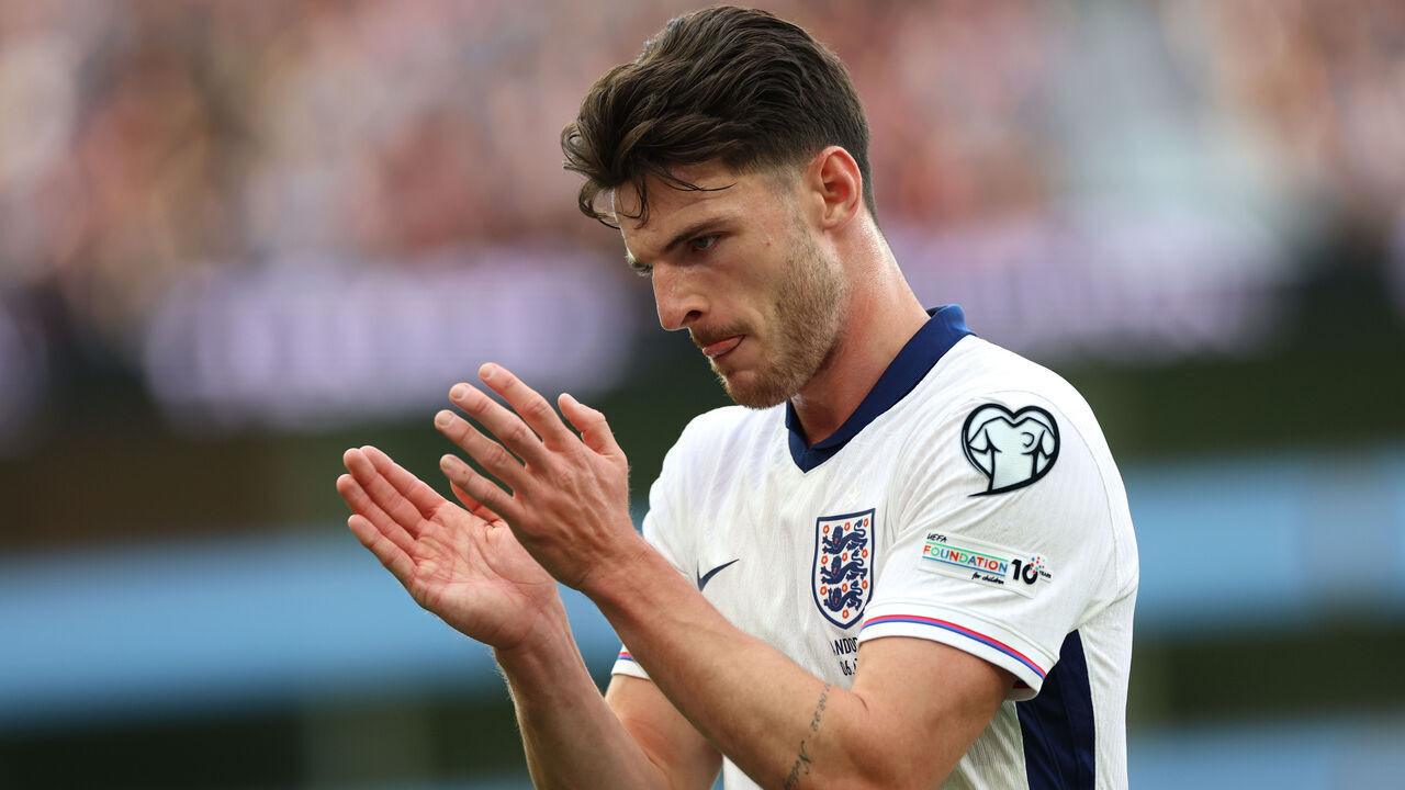 BIRMINGHAM, ENGLAND - SEPTEMBER 06: Declan Rice of England applauds during the FIFA World Cup 2026 qualifier match between England and Andorra at Villa Park on September 06, 2025 in Birmingham, England.