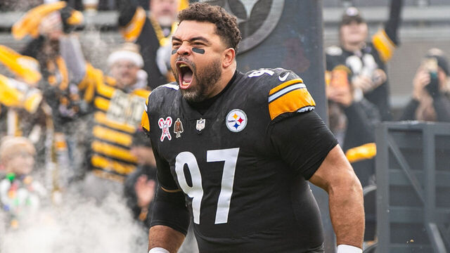 PITTSBURGH, PA - DECEMBER 25: Pittsburgh Steelers defensive tackle Cameron Heyward (97) runs onto the field before the regular season NFL football game between the Kansas City Chiefs and Pittsburgh Steelers on December 25, 2024 at Acrisure Stadium in Pittsburgh, PA.