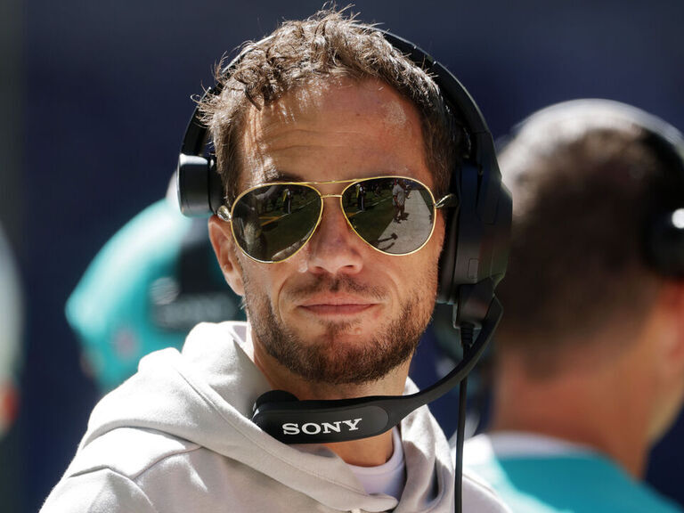 McDaniel joins Harbaugh, Herbert as Chargers' OC after Dolphins firing