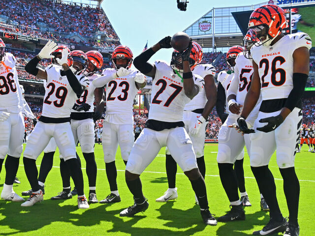 CLEVELAND, OHIO - SEPTEMBER 07: The Cincinnati Bengals players celebrate after a interception during the third quarter against the Cleveland Browns during the game at Huntington Bank Field on September 07, 2025 in Cleveland, Ohio.