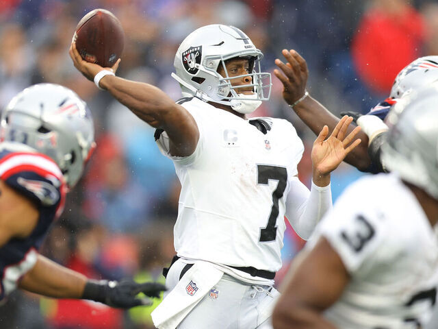 FOXBOROUGH, MASSACHUSETTS - SEPTEMBER 07: Geno Smith #7 of the Las Vegas Raiders throws the ball during the game against the New England Patriots at Gillette Stadium on September 07, 2025 in Foxborough, Massachusetts.