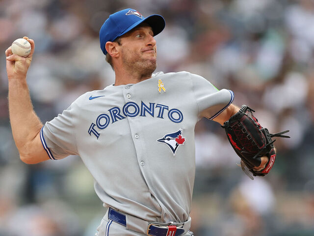 BRONX, NY - SEPTEMBER 07: Toronto Blue Jays pitcher Max Scherzer (31) during a game between the Toronto Blue Jays and New York Yankees at Yankee Stadium on September 7, 2025 in the Bronx, New York.