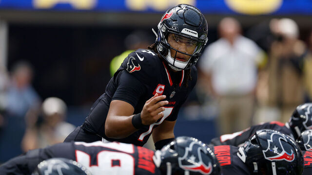 INGLEWOOD, CALIFORNIA - SEPTEMBER 07: C.J. Stroud #7 of the Houston Texans calls a play in the first quarter of a game against the Los Angeles Rams at SoFi Stadium on September 07, 2025 in Inglewood, California.