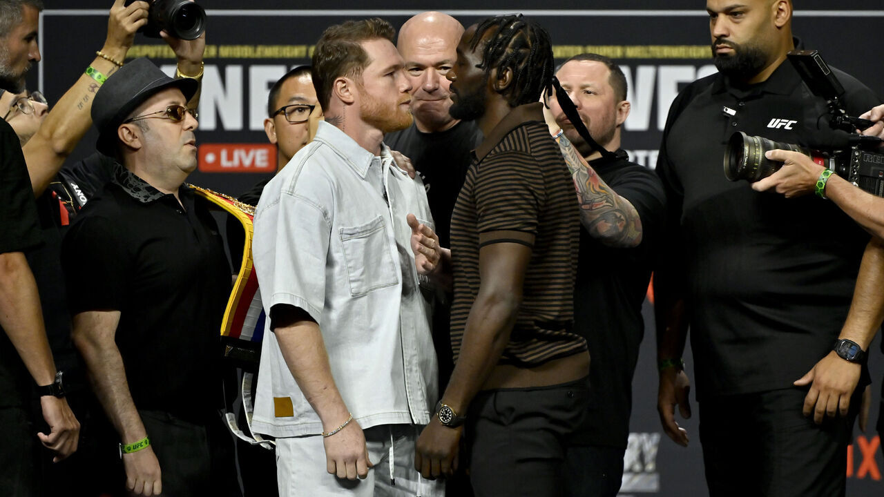 LAS VEGAS, NEVADA - JUNE 27: (L-R) Canelo Álvarez, Dana White, CEO, UFC and Terence Crawford are seen onstage during the Canelo Álvarez vs. Terence Crawford Las Vegas Press Conference at T-Mobile Arena on June 27, 2025 in Las Vegas, Nevada.