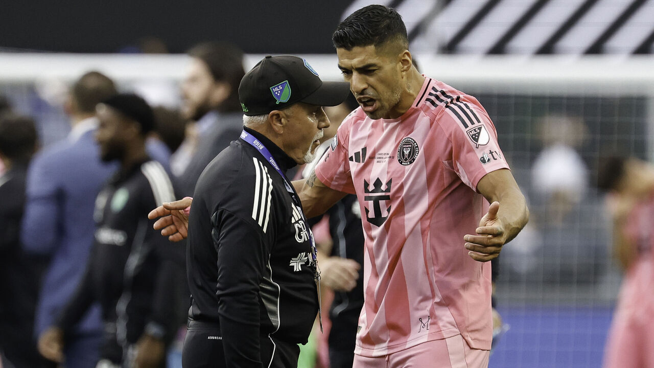 SEATTLE, WASHINGTON - AUGUST 31: Head of security Gene Ramirez of the Seattle Sounders and Luis Suárez #9 of Inter Miami CF interact after the Leagues Cup Final match between Seattle Sounders and Inter Miami CF at Lumen Field on August 31, 2025 in Seattle, Washington. The Seattle Sounders won 3-0.
