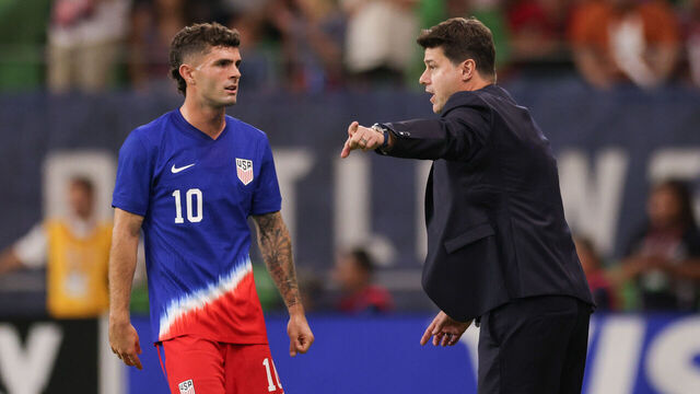 AUSTIN, TEXAS - OCTOBER 12: United States head coach Mauricio Pochettino talks with Christian Pulisic #10 during the first half against Panama at Q2 Stadium on October 12, 2024 in Austin, Texas.