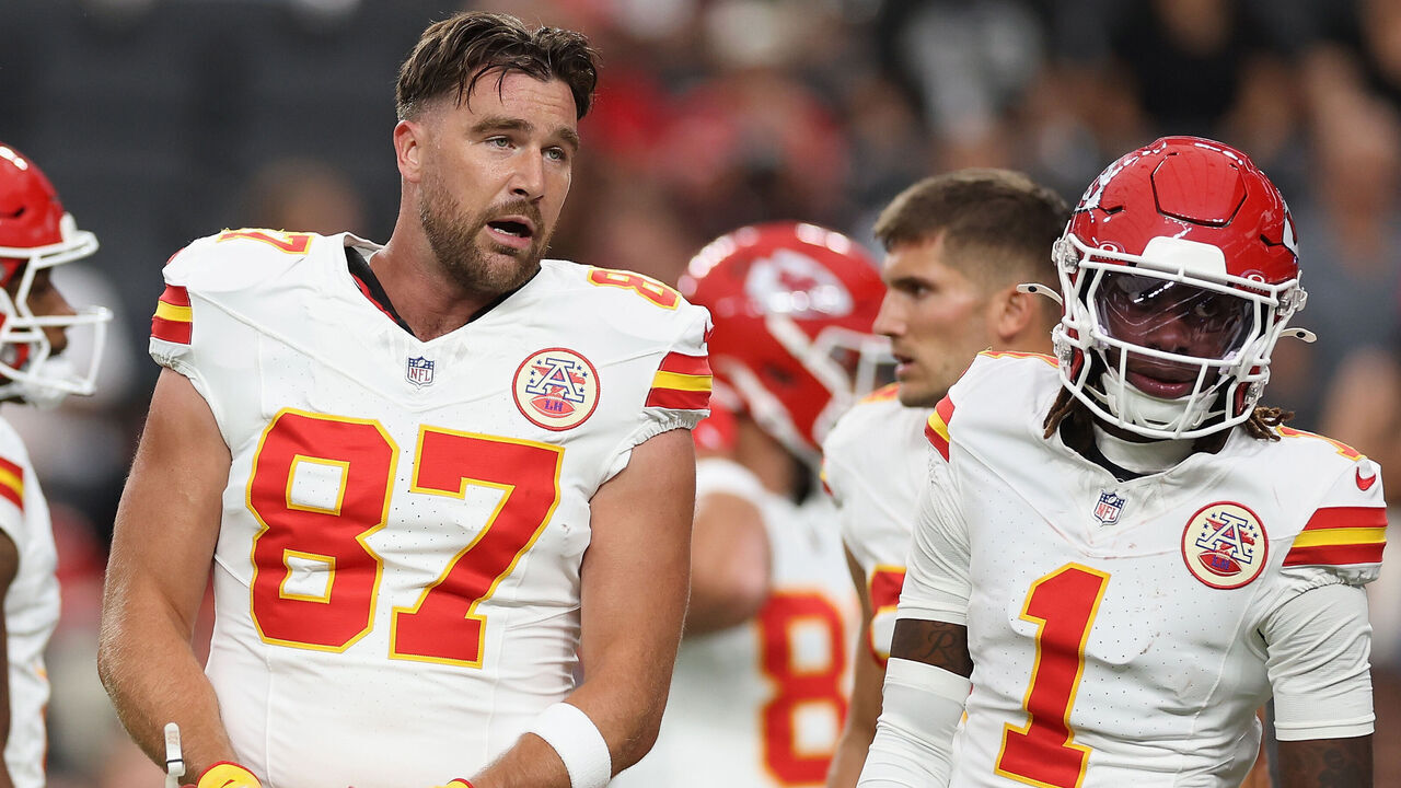 LAS VEGAS, NEVADA - OCTOBER 27: Travis Kelce #87 of the Kansas City Chiefs warms up during the NFL game against the Las Vegas Raiders at Allegiant Stadium on October 27, 2024 in Las Vegas, Nevada. The Chiefs defeated the Raiders 27-20.