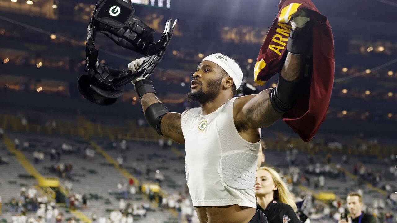 GREEN BAY, WISCONSIN - SEPTEMBER 11: Micah Parsons #1 of the Green Bay Packers celebrates after defeating the Washington Commanders at Lambeau Field on September 11, 2025 in Green Bay, Wisconsin.