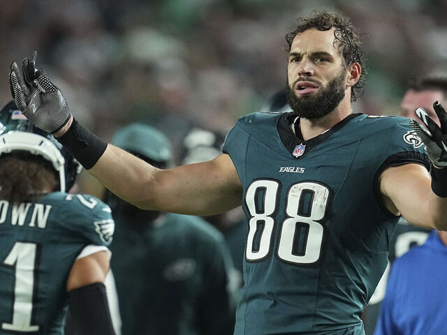 PHILADELPHIA, PENNSYLVANIA - SEPTEMBER 04: Dallas Goedert #88 of the Philadelphia Eagles reacts against the Dallas Cowboys at Lincoln Financial Field on September 04, 2025 in Philadelphia, Pennsylvania.