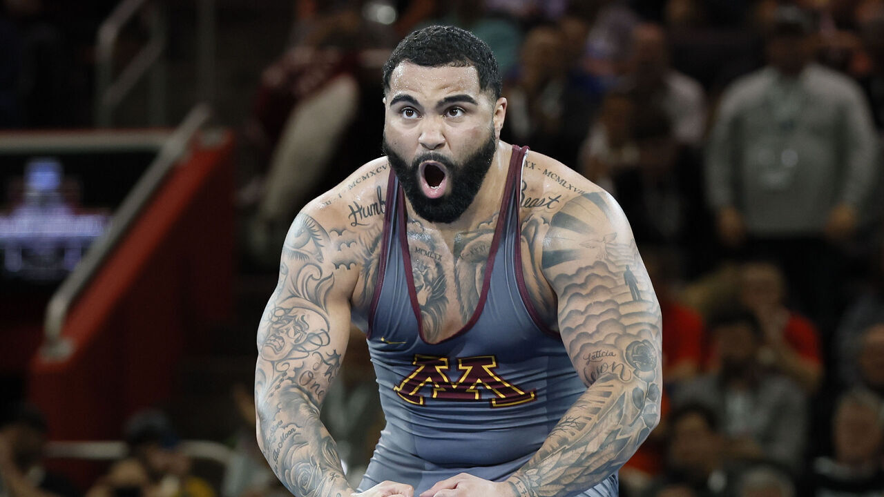 DETROIT, MI - MARCH 19: Gable Steveson of the Minnesota Golden Gophers defeats Cohlton Schultz of the Arizona State Sun Devils in the 285-pound final match during the Division I Men's Wrestling Championship held at Little Caesars Arena on March 19, 2022 in Detroit, Michigan.