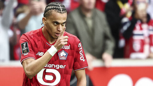Lille's French midfielder #08 Ethan Mbappe celebrates after scoring his team's second goal during the French L1 football match between Lille LOSC and Toulouse FC at the Stade Pierre-Mauroy in Villeneuve-d'Ascq, northern France, on September 14, 2025.