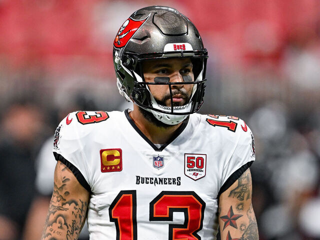 ATLANTA, GA - SEPTEMBER 07: Tampa Bay wide receiver Mike Evans (13) warms up prior to the start of the NFL game between the Tampa Bay Buccaneers and the Atlanta Falcons on September 7th, 2025 at Mercedes-Benz Stadium in Atlanta, GA.