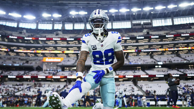 ARLINGTON, TX - SEPTEMBER 14: CeeDee Lamb #88 of the Dallas Cowboys warms up before kickoff against the New York Giants during an NFL football game at AT&T Field on September 14, 2025 in Arlington, Texas.
